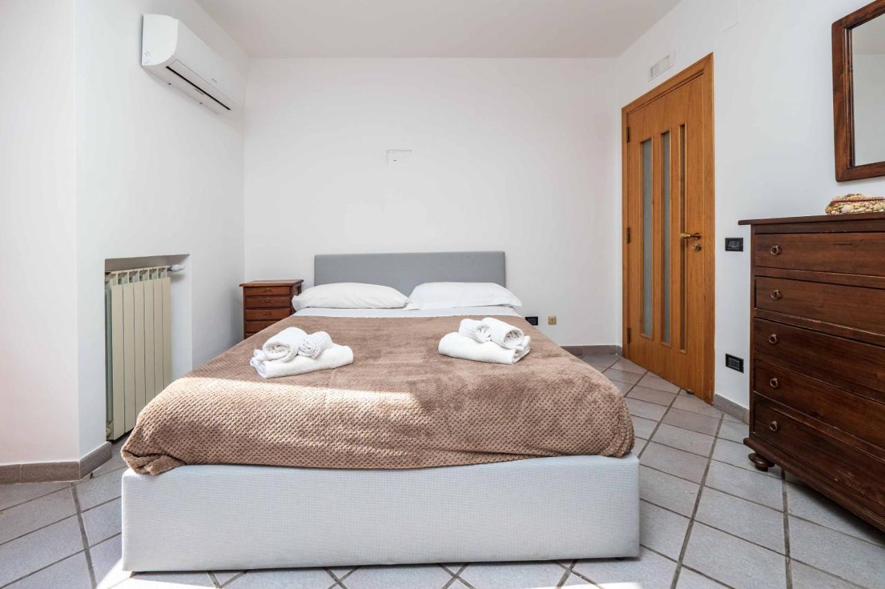 Maison Rosa Meta Extérieur photo