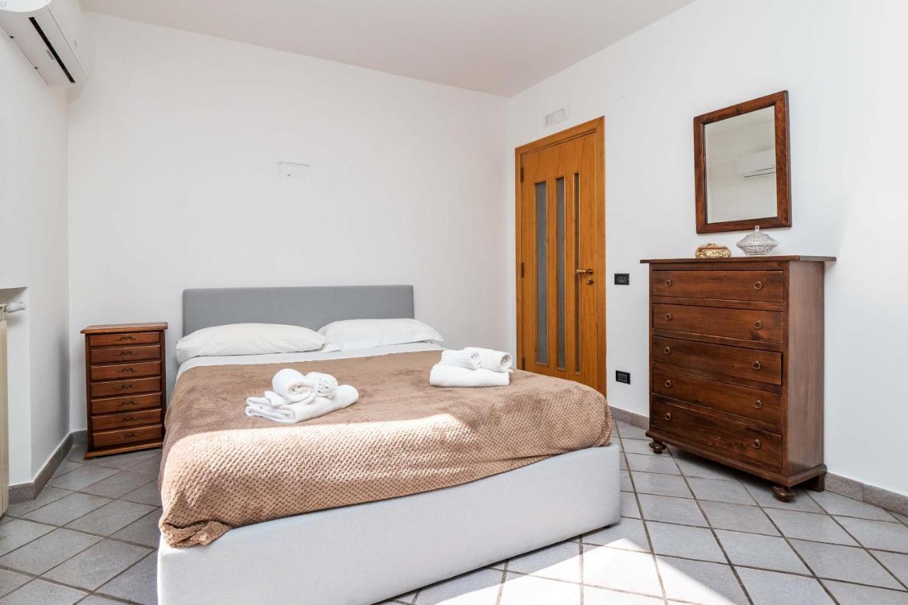 Maison Rosa Meta Extérieur photo